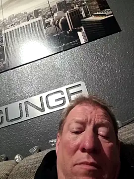 tomtom111111 online show from 11-09-25, 04:55