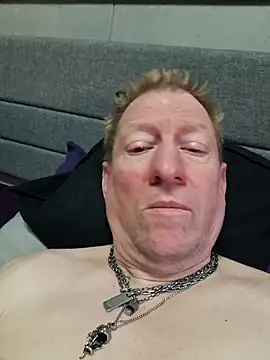 tomtom111111 online show from 03-04-26, 03:20