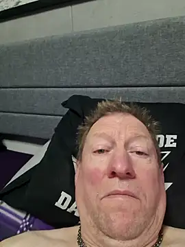 tomtom111111 online show from 11-08-25, 11:47