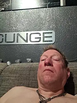 tomtom111111 online show from 12-16-25, 09:08