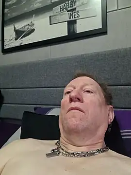 tomtom111111 online show from 02-01-26, 11:52