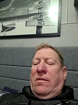 tomtom111111 online show from 11-30-25, 11:22