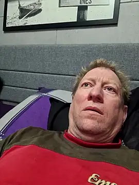 tomtom111111 online show from 03-24-26, 06:30