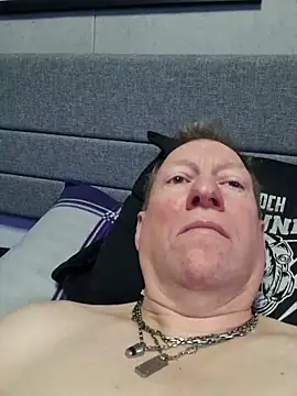 tomtom111111 online show from 11-01-25, 01:05