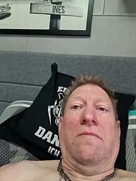 tomtom111111 online show from 04-03-26, 02:01