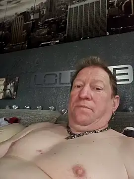 tomtom111111 online show from 11-18-25, 02:09