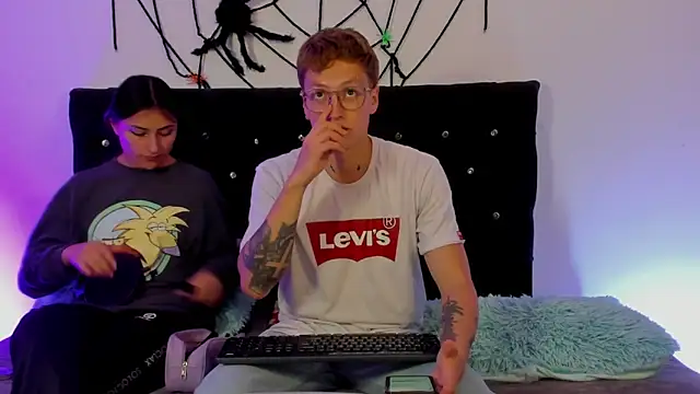 Snapshot of A_sexy_couple__ chatting on 10-28-25, 09:14 A sexy couple   online show from 10-28-25, 09:14