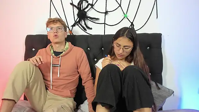 Snapshot of A_sexy_couple__ chatting on 10-12-25, 11:39 A sexy couple   online show from 10-12-25, 11:39