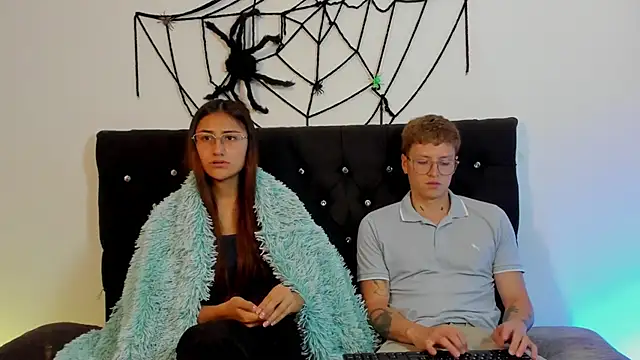 Snapshot of A_sexy_couple__ chatting on 10-30-25, 08:17 A sexy couple   online show from 10-30-25, 08:17