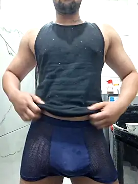 Snapshot of GYMBOY0071 chatting on 02-19-26, 10:23 GYMBOY0071 online show from 02-19-26, 10:23