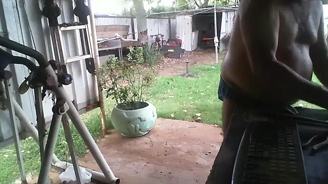 Snapshot of herbie010666 chatting on 02-09-26, 04:21 herbie010666 online show from 02-09-26, 04:21