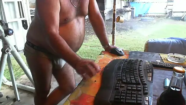 herbie010666 online show from 03-13-25, 07:53