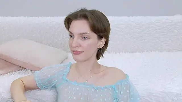 Beauty Alex online show from 12-23-25, 02:22