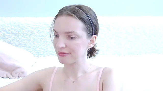 Snapshot of Beauty_Alex chatting on 06-15-26, 02:12 Beauty Alex online show from 06-15-26, 02:12