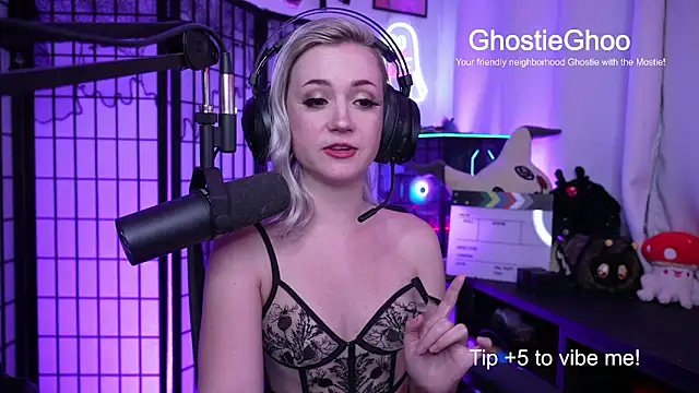Snapshot of GhostieGhoo chatting on 05-21-26, 11:57 GhostieGhoo online show from 05-21-26, 11:57