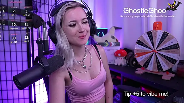 Snapshot of GhostieGhoo chatting on 06-11-26, 11:13 GhostieGhoo online show from 06-11-26, 11:13