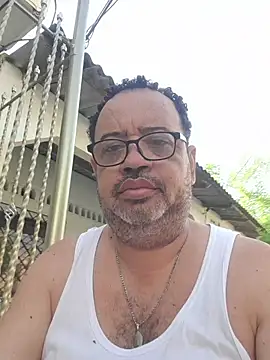 Snapshot of djtomxxx2777 chatting on 11-08-25, 01:03 djtomxxx2777 online show from 11-08-25, 01:03