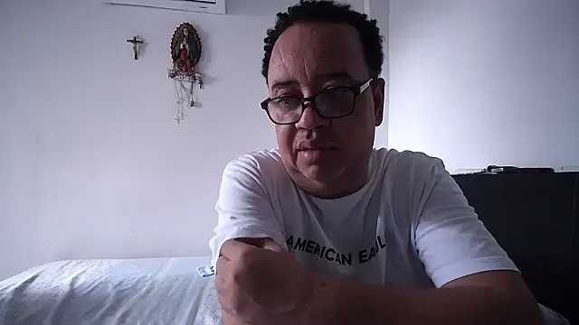 Snapshot of djtomxxx2777 chatting on 10-27-25, 07:04 djtomxxx2777 online show from 10-27-25, 07:04
