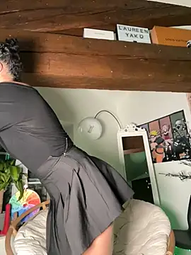 Lauyako online show from 10-14-25, 02:39