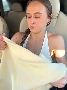 lunagirl13 online show from 04-11-26, 12:07