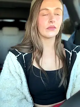 lunagirl13 online show from 10-28-25, 06:51