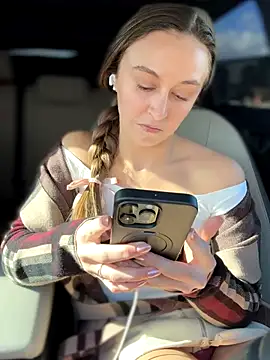 lunagirl13 online show from 11-28-25, 08:42