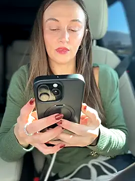 lunagirl13 online show from 11-13-25, 06:23