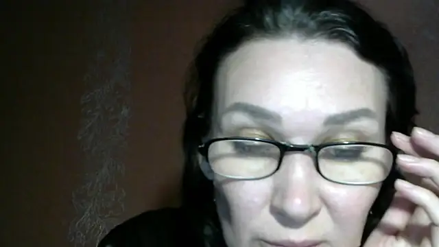 PrettyAndWild online show from 10-17-25, 03:58