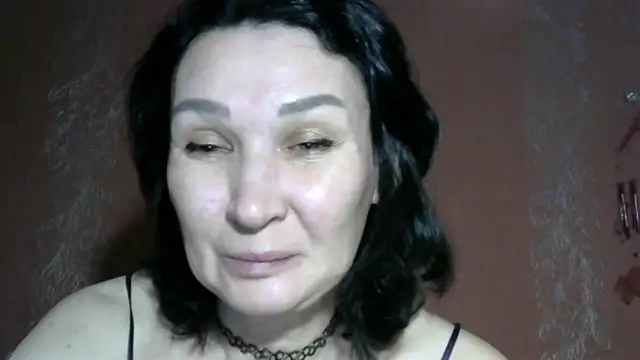 PrettyAndWild online show from 10-30-25, 03:31