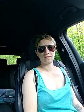 Snapshot of Geile-Luna chatting on 05-09-26, 04:21 Geile-Luna online show from 05-09-26, 04:21