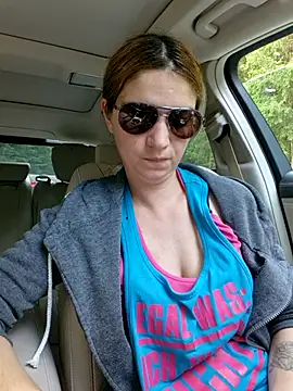 Snapshot of Geile-Luna chatting on 06-03-26, 04:55 Geile-Luna online show from 06-03-26, 04:55
