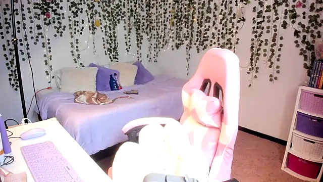 violeta milleer online show from 10-10-25, 04:52