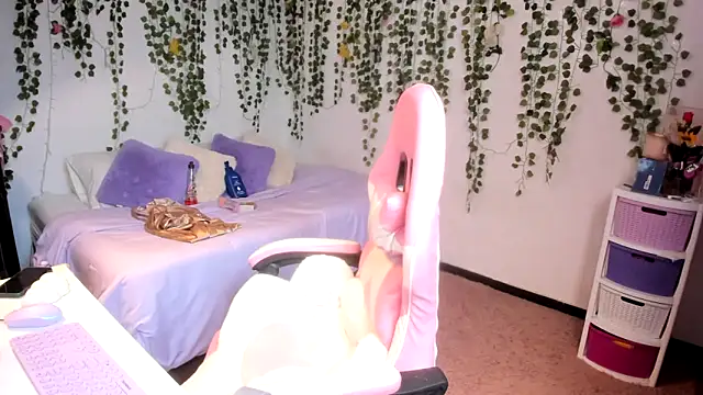 violeta milleer online show from 10-23-25, 04:16