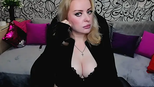 Hotdreamhere online show from 12-23-25, 06:02