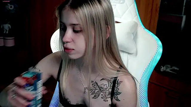 ho1yho1e online show from 11-10-25, 06:35