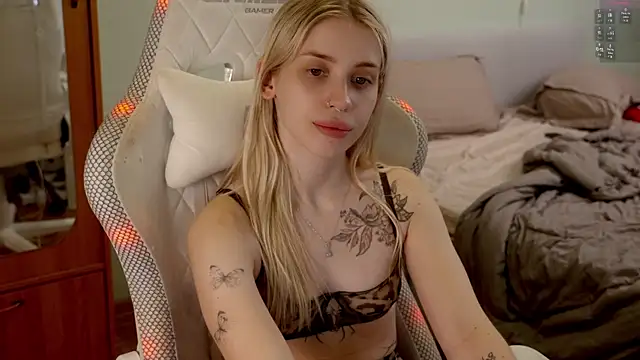 ho1yho1e online show from 04-16-26, 09:39