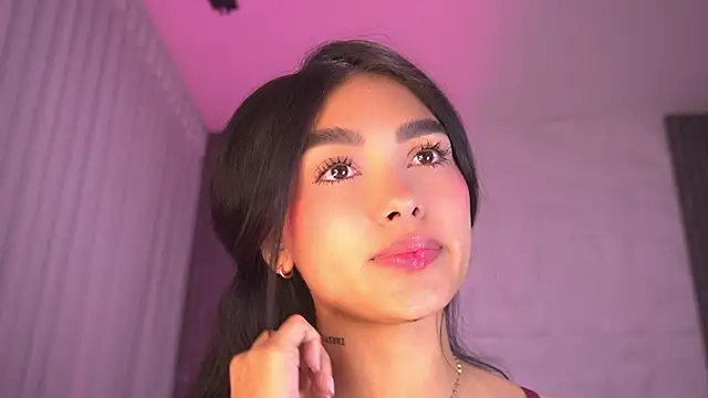 Snapshot of katy_rioss chatting on 05-19-26, 12:01 katy rioss online show from 05-19-26, 12:01