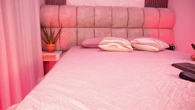 Snapshot of katy_rioss chatting on 01-17-26, 12:09 katy rioss online show from 01-17-26, 12:09