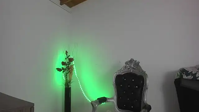 Snapshot of Hela_wet chatting on 03-18-25, 04:29 Hela wet online show from 03-18-25, 04:29