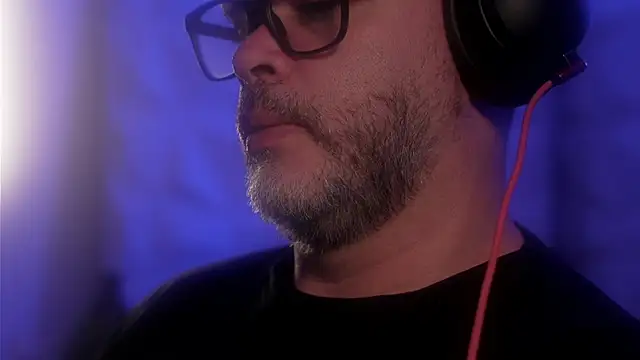 Sanders White online show from 10-15-25, 03:27