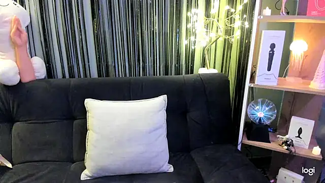 lilly sweett online show from 02-23-26, 11:05