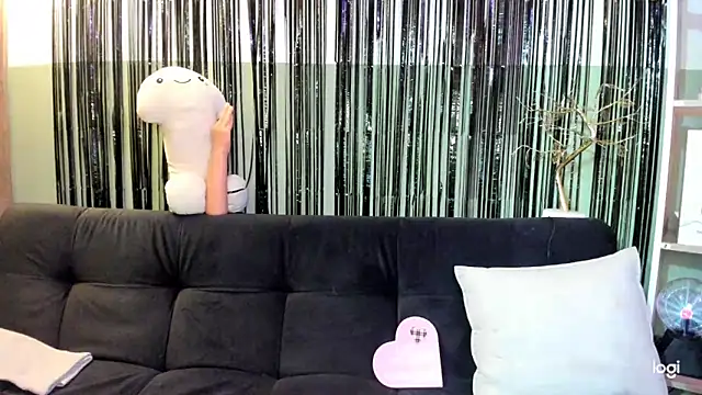 lilly sweett online show from 02-20-26, 11:06