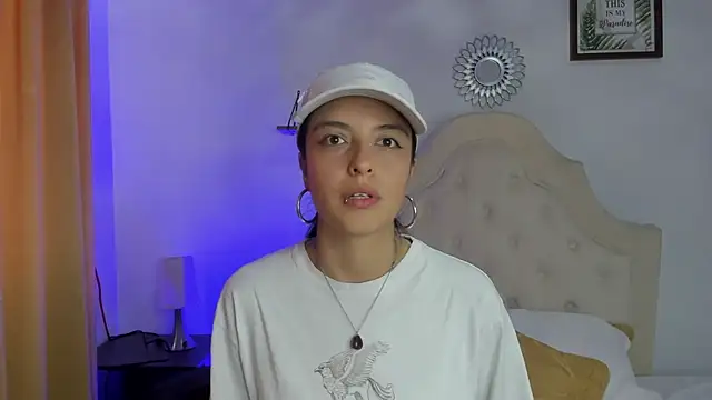 Snapshot of AneeSmith chatting on 12-03-24, 09:17 AneeSmith online show from 12-03-24, 09:17