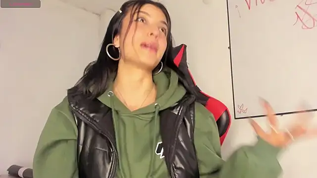 Snapshot of AneeSmith chatting on 03-06-25, 10:15 AneeSmith online show from 03-06-25, 10:15