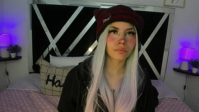 Snapshot of Keidy_rose chatting on 03-22-25, 02:37 Keidy rose online show from 03-22-25, 02:37