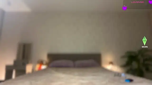 Snapshot of Butterfly-_ chatting on 04-26-26, 10:18 Butterfly- online show from 04-26-26, 10:18