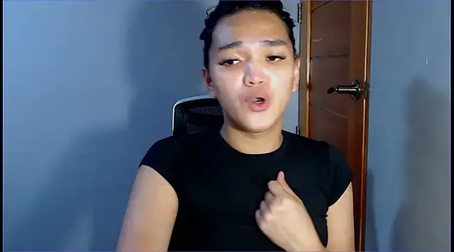 Snapshot of WONDERWOMAN2023 chatting on 01-12-25, 03:28 WONDERWOMAN2023 online show from 01-12-25, 03:28