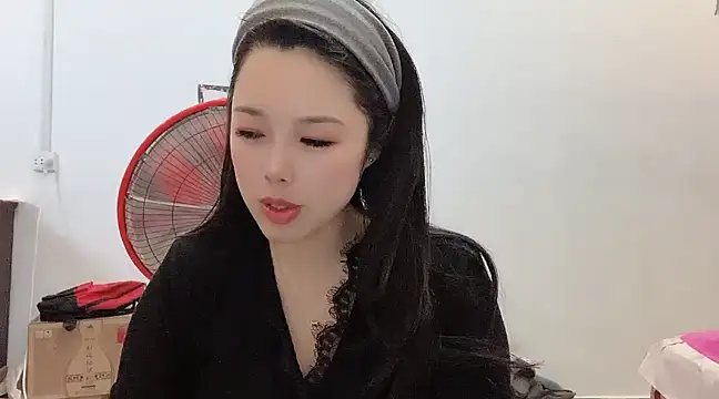 Snapshot of kk_lele chatting on 02-20-25, 05:12 kk lele online show from 02-20-25, 05:12