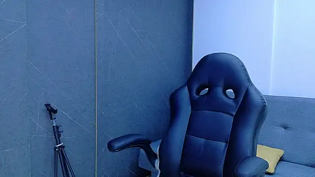 Snapshot of Britney_taylor_ chatting on 02-16-26, 07:12 Britney taylor online show from 02-16-26, 07:12