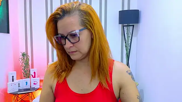 Britney taylor  online show from 11-04-25, 08:56